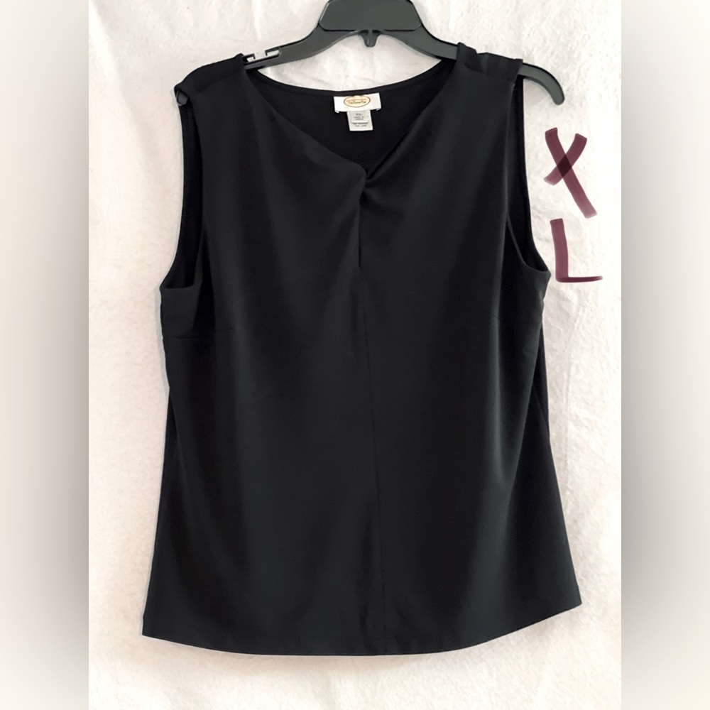 LADIES BLACK SLEEVELESS TOP